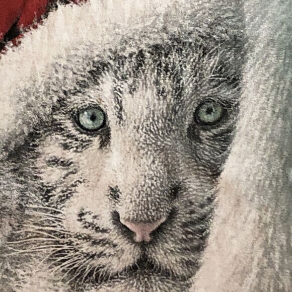 The Mountain Sheltered White Tiger Cub Santa Hat T-Shirt Mens XL Holiday Cotton - Picture 4 of 11